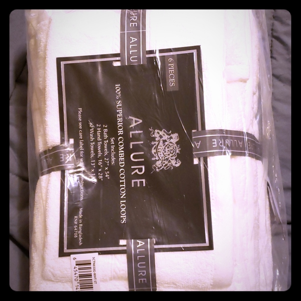 White Cotton Towel Set